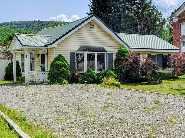92 E Main St, East Worcester, NY 12064