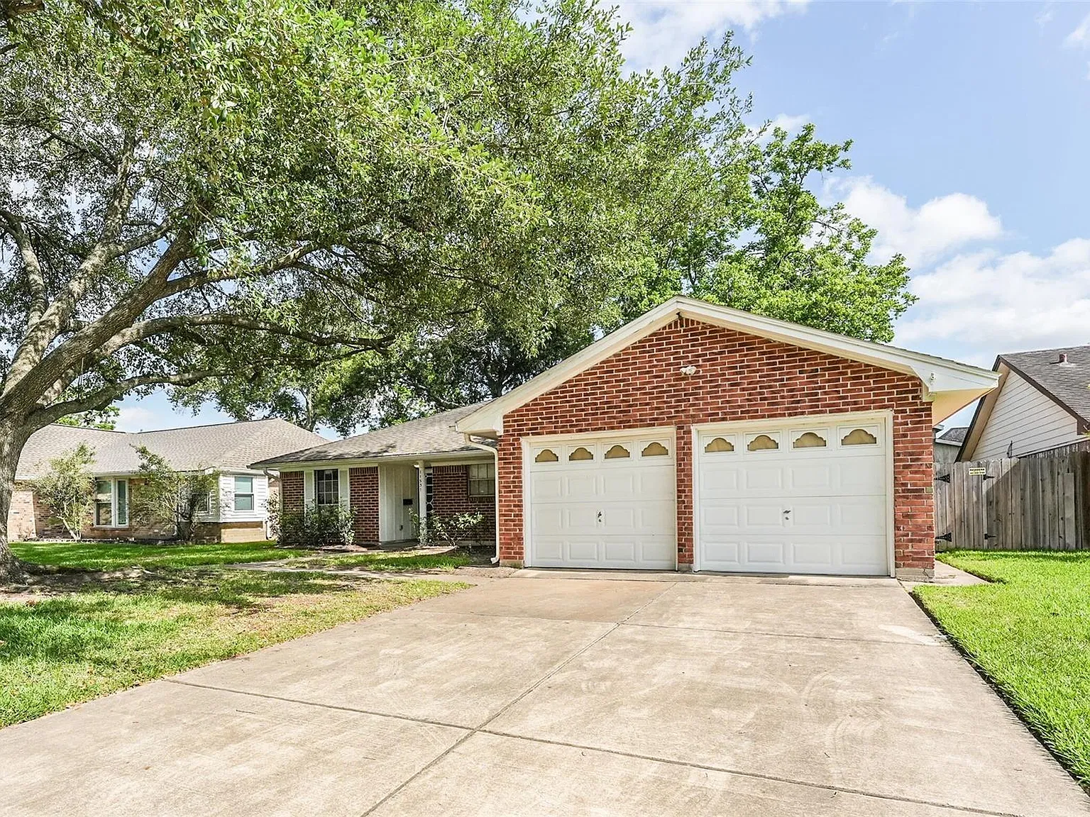 4 bed, 2.0 bath, 1627 sqft, $2,200 — Photo 2