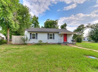 300 E Grumman Dr, Midwest City, OK 73110