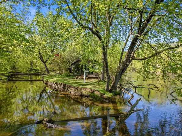 7249 Thornapple Dales Dr SE, Alto, MI 49302