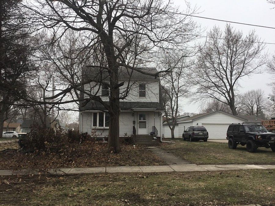 1st image of 207 N F St