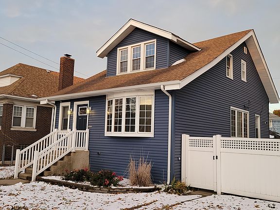 2nd image of 1423 Lake Ave