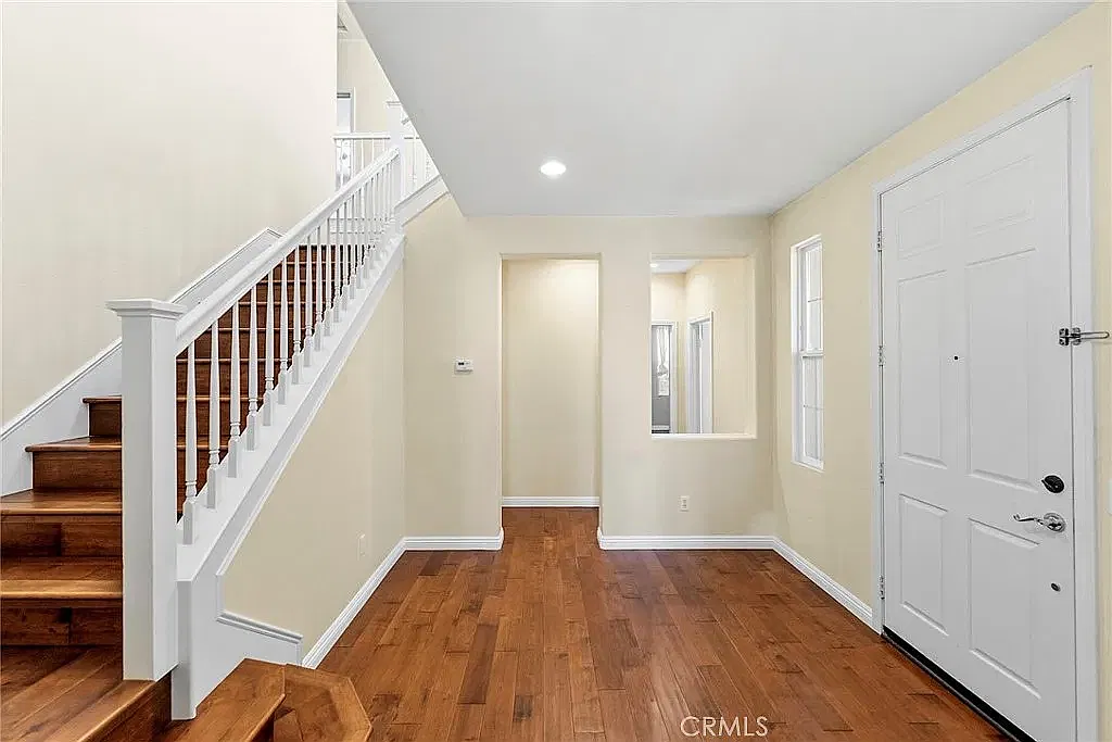 5 bed, 2752 sqft, $5,000 — Photo 3