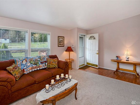 5th image of 1135 NW Hogan Ln