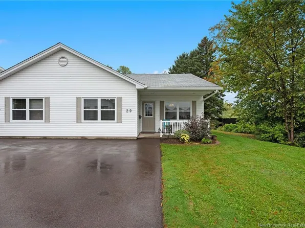 29 Maple Trail Ln, Riverview, NB E1B 5K3