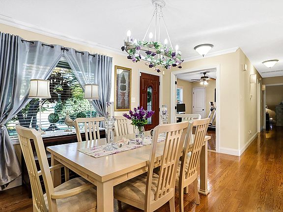 4th image of 575 Hacienda Pl