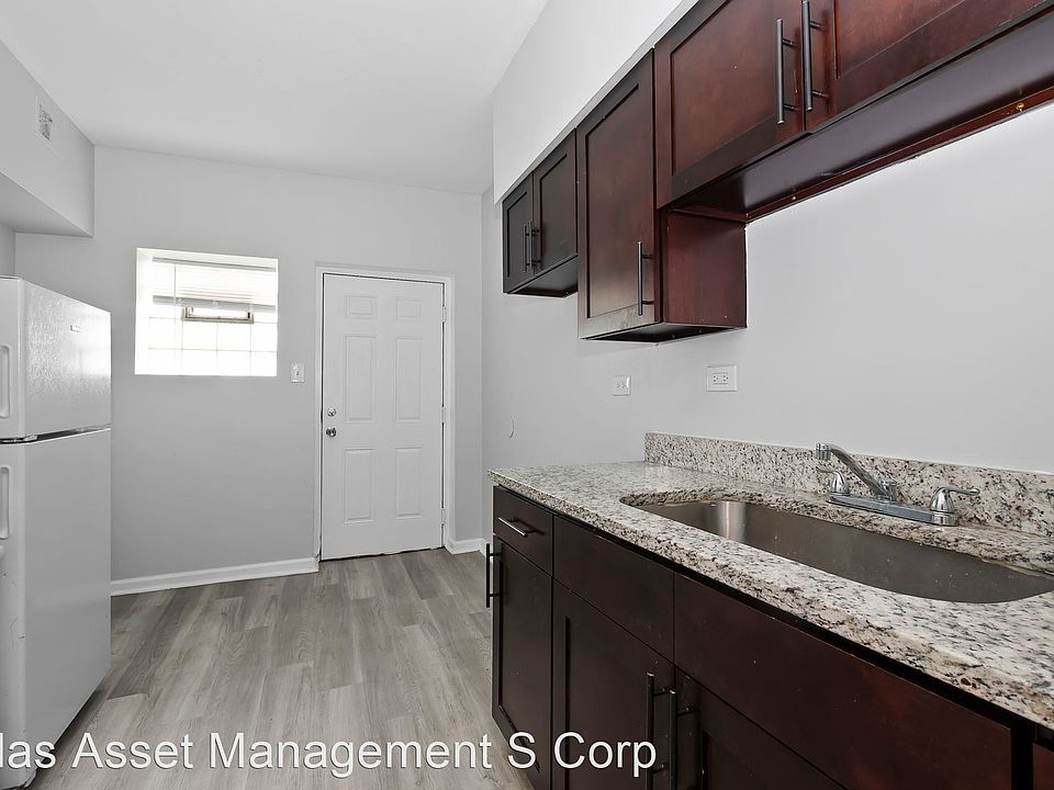 1st image of 4246 S Michigan Ave #3W