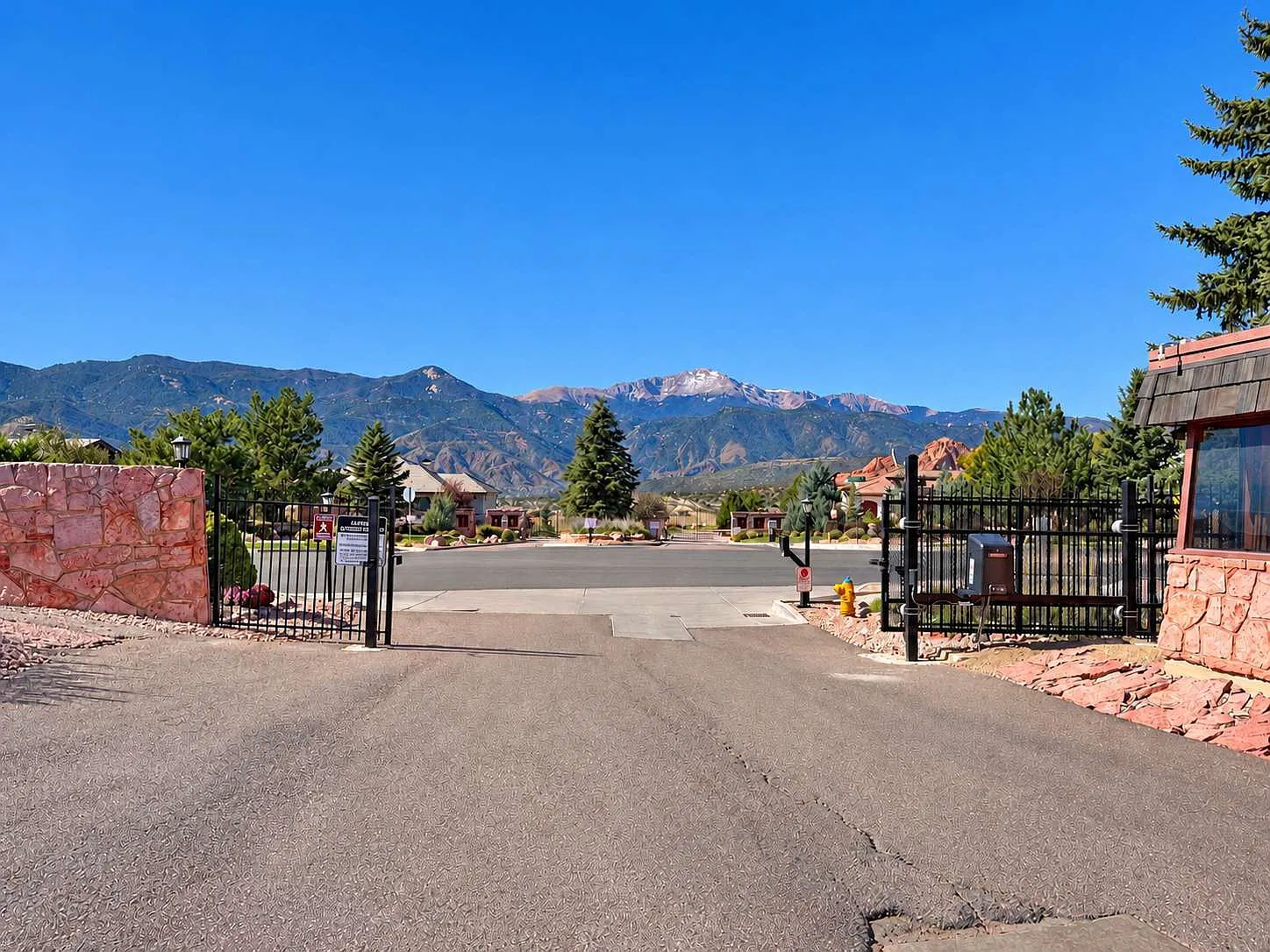 2 bed, 2.0 bath, 1191 sqft, $2,600 — Photo 2