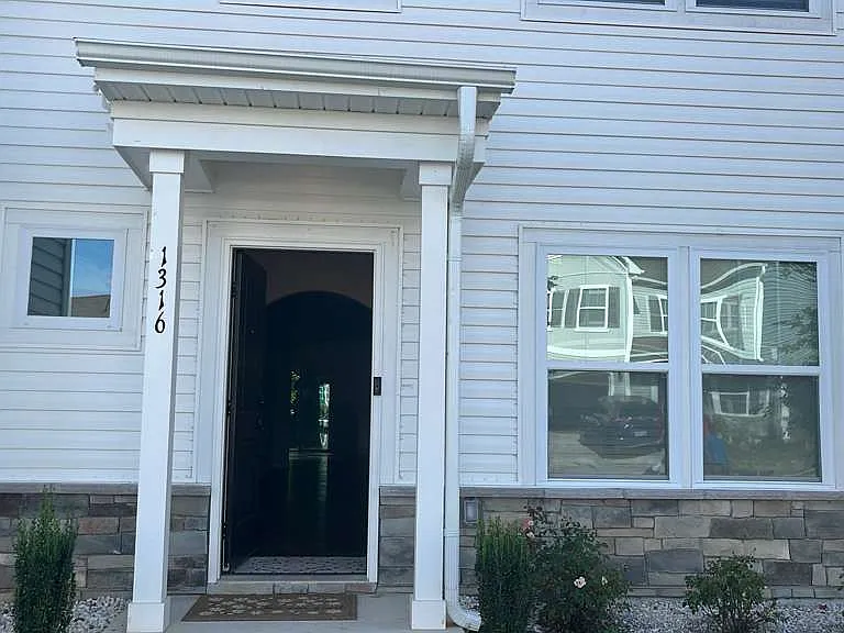 1316 Amos Park St — Photo 11