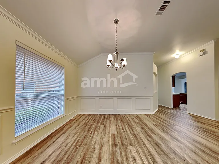 1041 Hidden Lake Dr — Photo 6