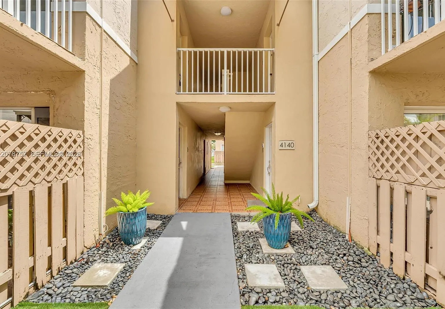 Doral Gardens Condo — Photo 4