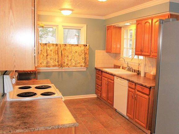 4th image of 235 Bayway Dr