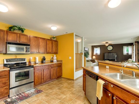 4th image of 9907 197th Avenue Ct E