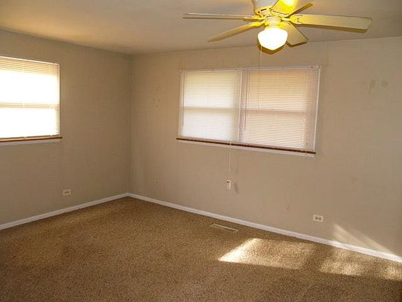4th image of 19001 Baker Ave