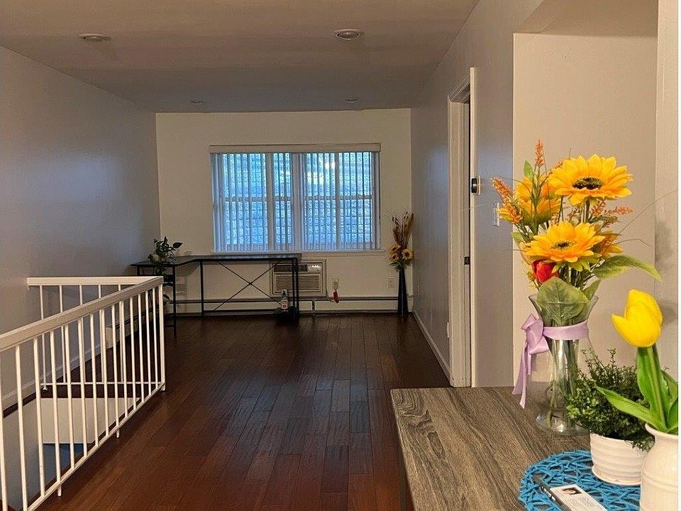 1st image of 240-16 70th Avenue #8C