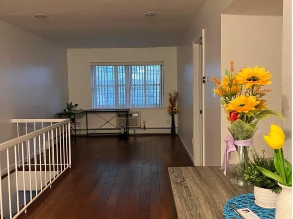 240-16 70th Avenue #8C, Douglaston, NY 11362