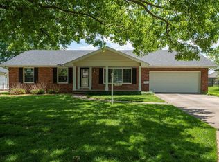 1914 E Meadow Dr, Springfield, MO 65804