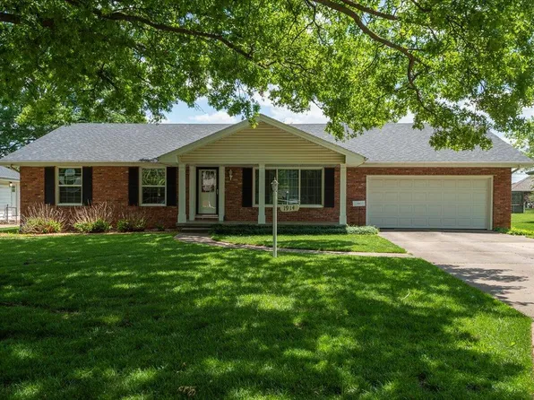 1914 E Meadow Drive, Springfield, MO 65804
