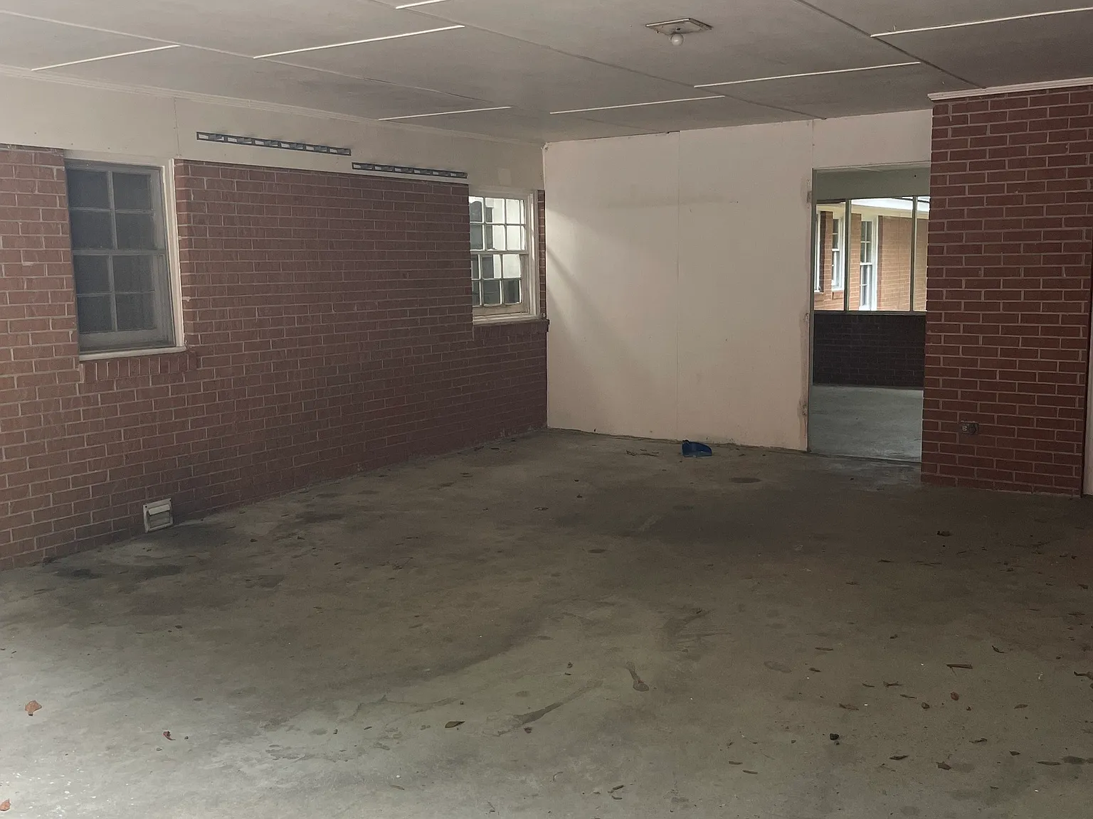 3 bed, 2.0 bath, 1677 sqft, $1,900 — Photo 4