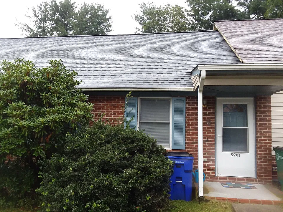 590-610 N Dr NE