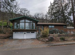 1960 W Scenic Dr, The Dalles, OR