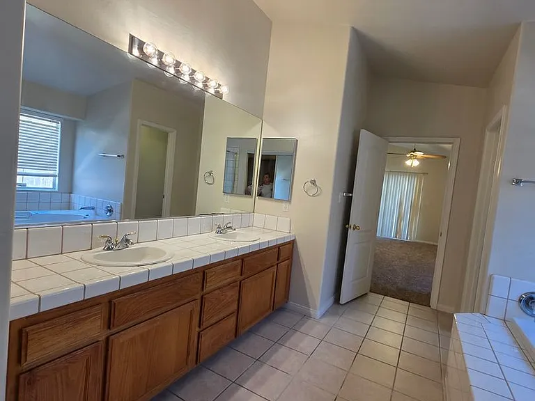 10104 Brookline Woods Dr — Photo 16