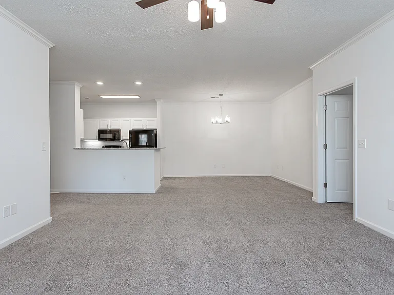 The Lakes Apartments