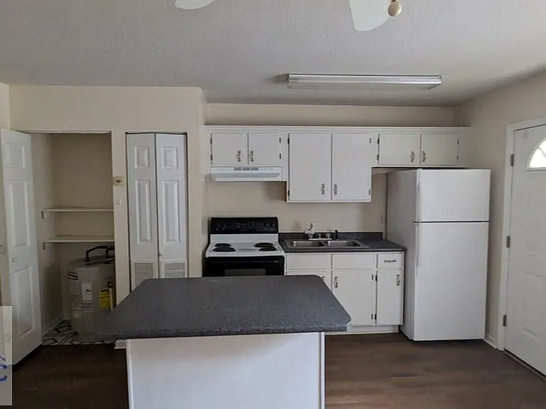 125 Rolland St — Photo 4