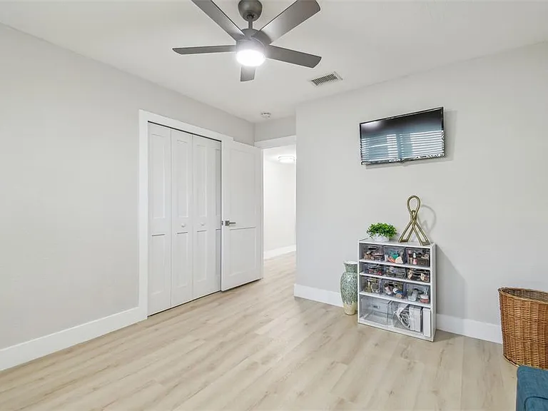 3922 Fontainebleau Dr — Photo 29