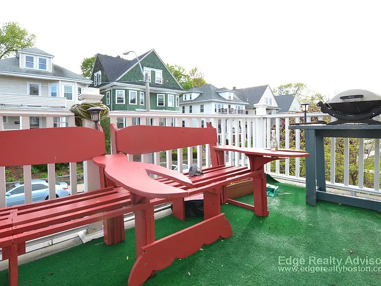 44 Mapleton St #1 — Photo 10