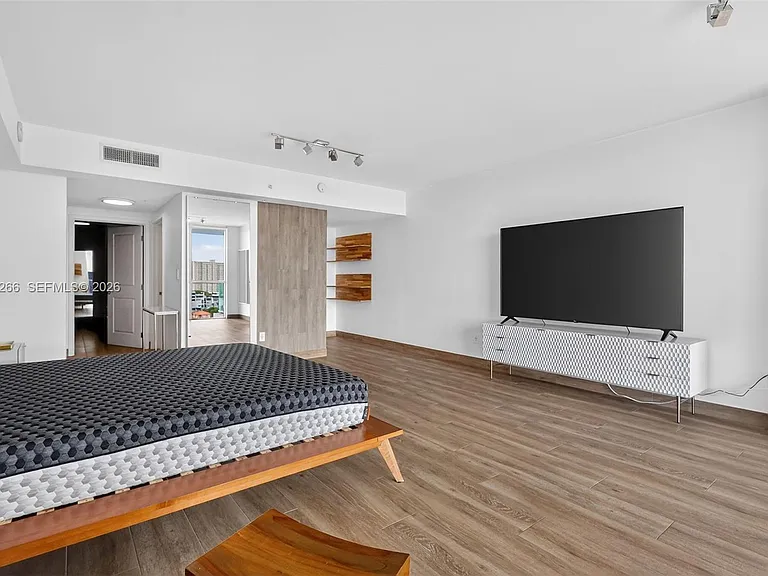 400 Sunny Isles Blvd #1207 — Photo 37