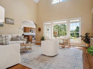 23 Oak Ln, West Tisbury, MA 02575