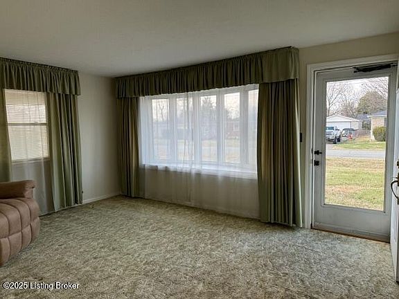 4th image of 8303 Pandorea Dr