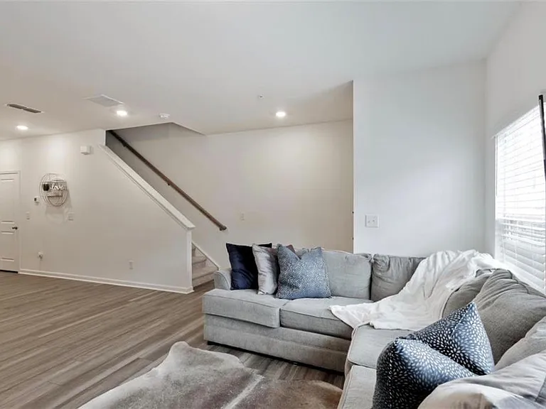 4140 Kingsbere Way — Photo 11
