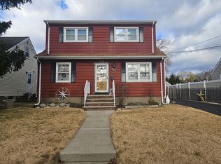 55 Cambridge Ave, Saddle Brook, NJ 07663