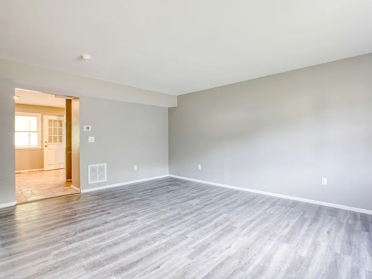 72 Caesar Dr — Photo 10