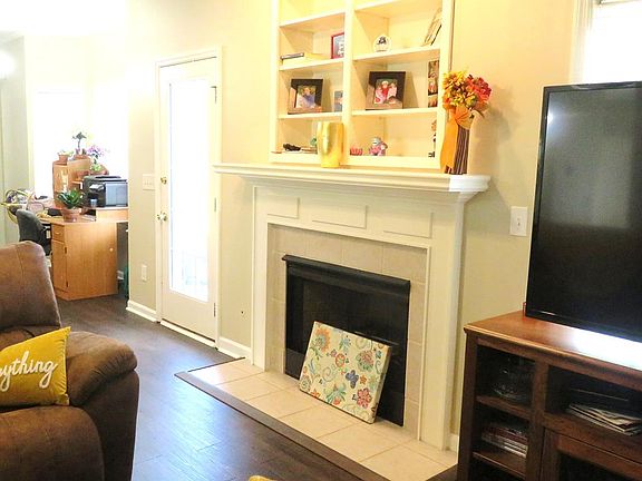 5th image of 5501 Chatham Woods Dr