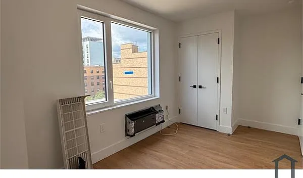 3 bed, $3,811 — Photo 3