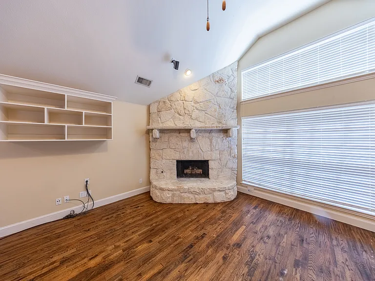 6366 Shadywood Dr — Photo 28