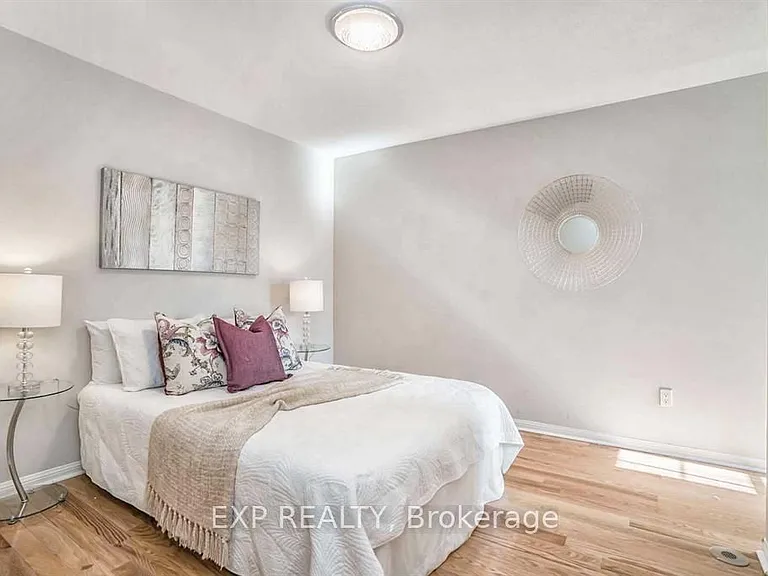 945 Sprague Pl — Photo 19