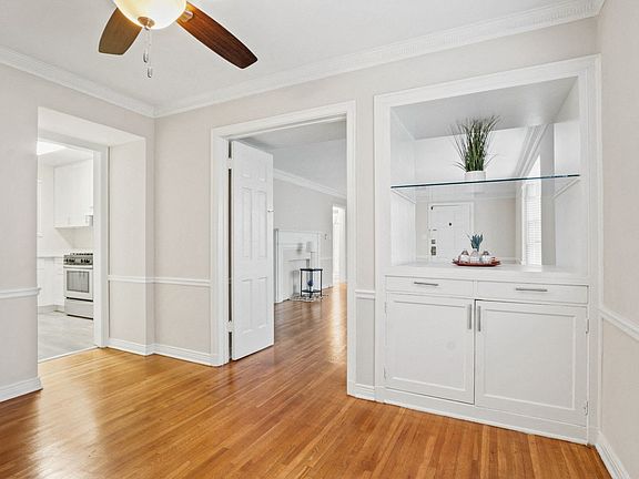 3rd image of 9850 W Olympic Blvd #9864