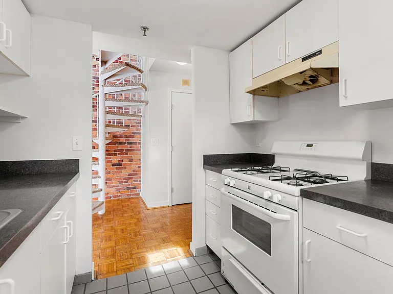 71 Fulkerson St — Photo 18