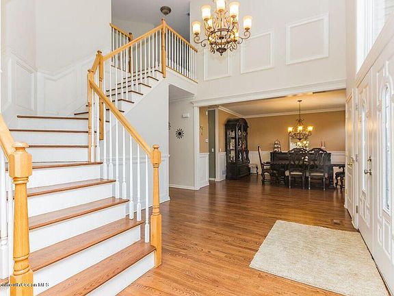 5th image of 2206 Ponybrook Way