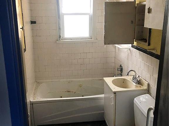 4th image of 31 Sowams Dr