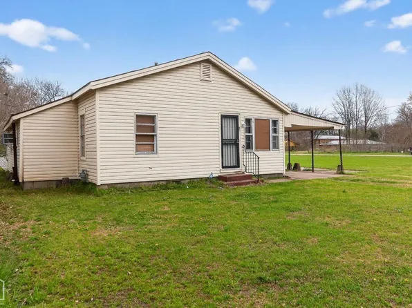 520 Russell Ave E, West Helena, AR 72390