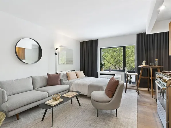 325 Lafayette Avenue image 2 of 8