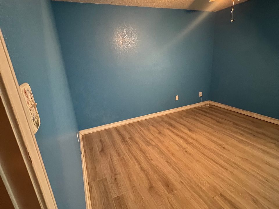 2nd image of 4112 Golden Horn Ln