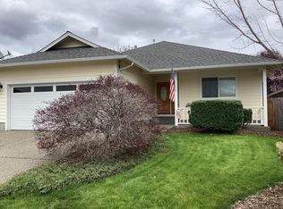 527 SW Wagner Meadows Dr, Grants Pass, OR 97526