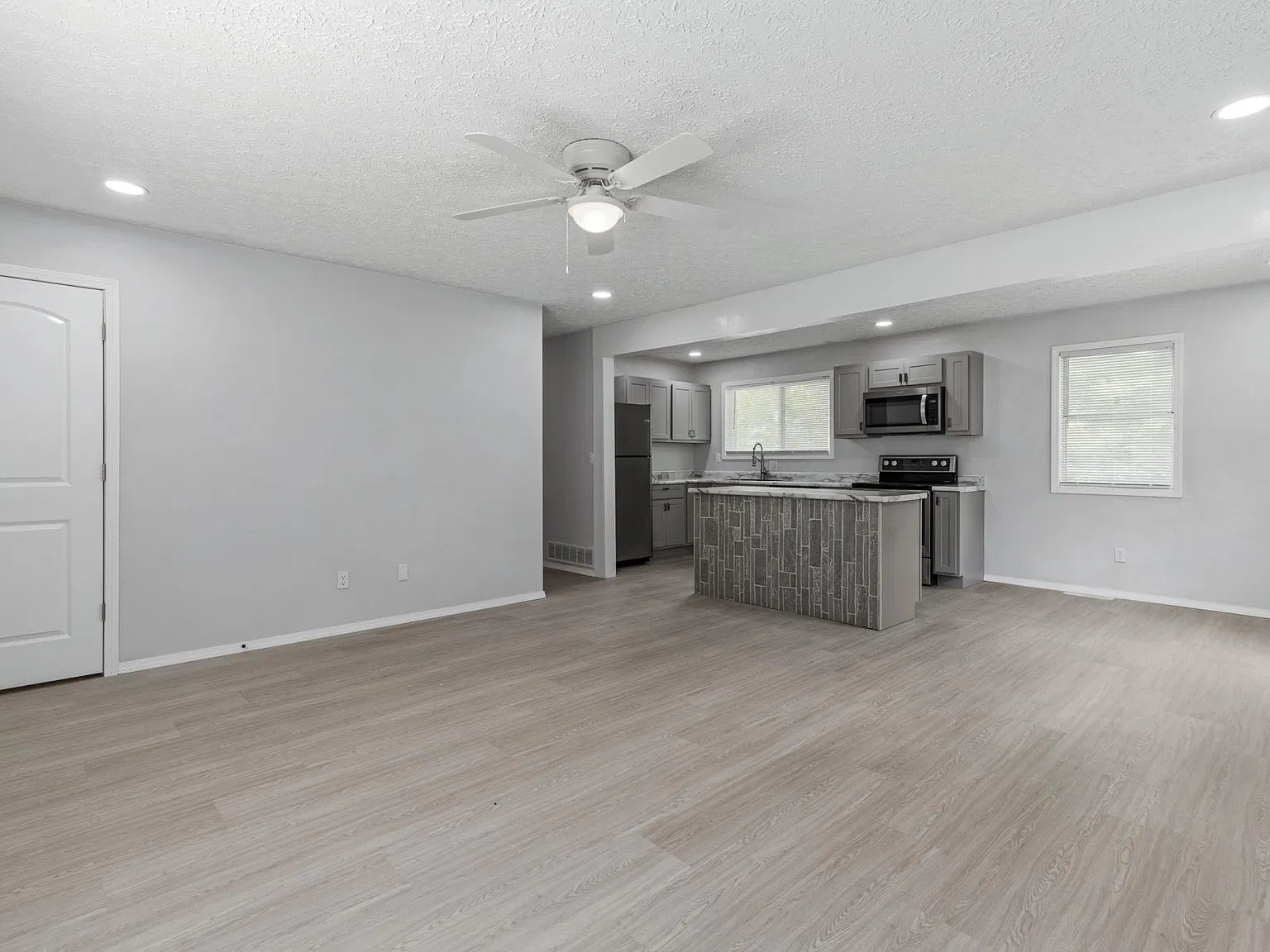 15220 Transit Rd — Photo 1