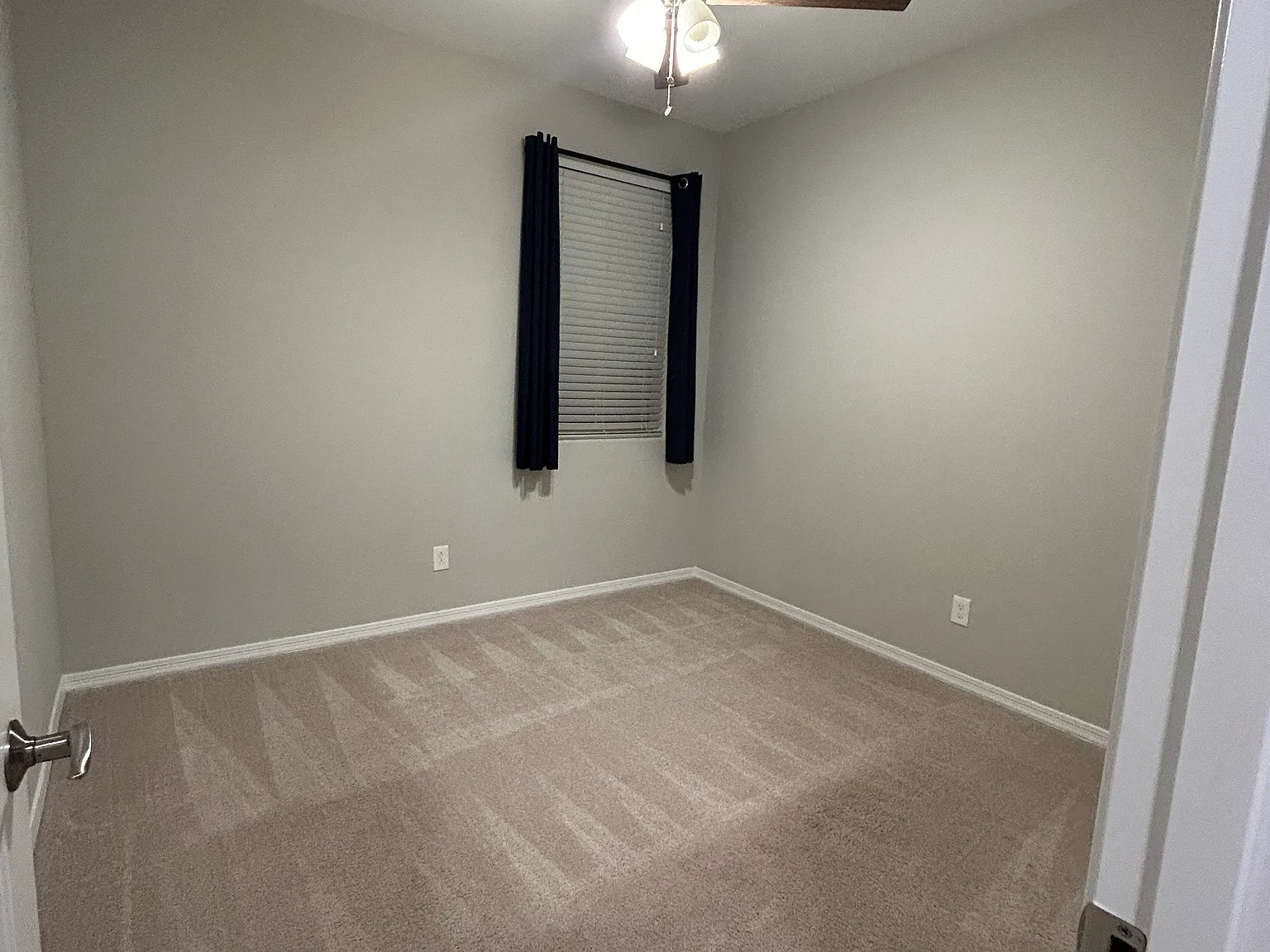 4 bed, 2.5 bath, 1959 sqft, $2,800 — Photo 4